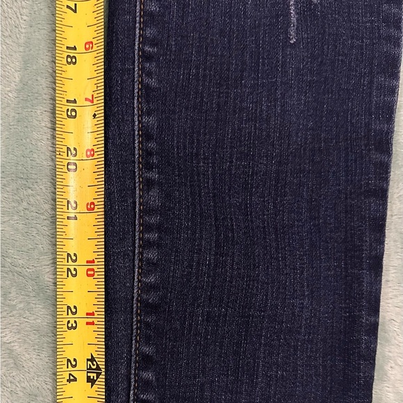 Judy Blue juniors distressed Jeans
T1 - Picture 15 of 15